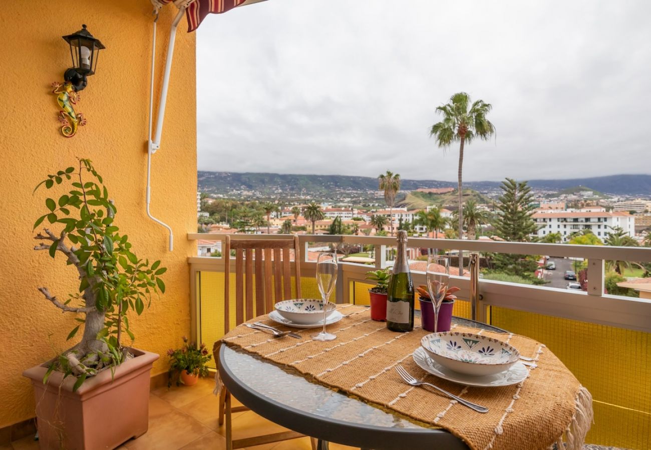 Studio in Puerto de la Cruz - Salamander Vacational Home terrace views and 300Mb 