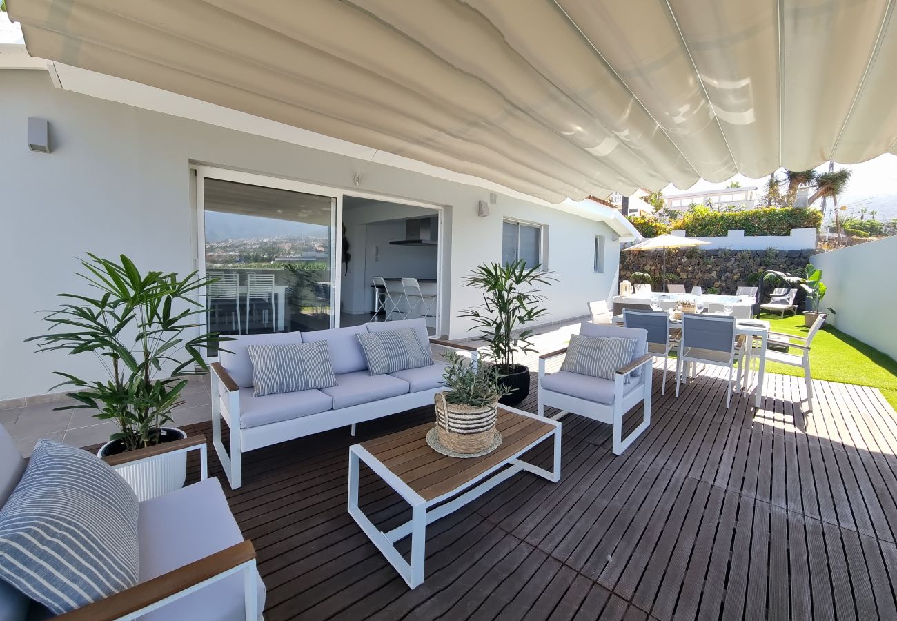 Villa in Puerto de la Cruz - VILLA LOLA WITH SPECTACULAR VIEWS OF THE VALLEY AND THE SEA